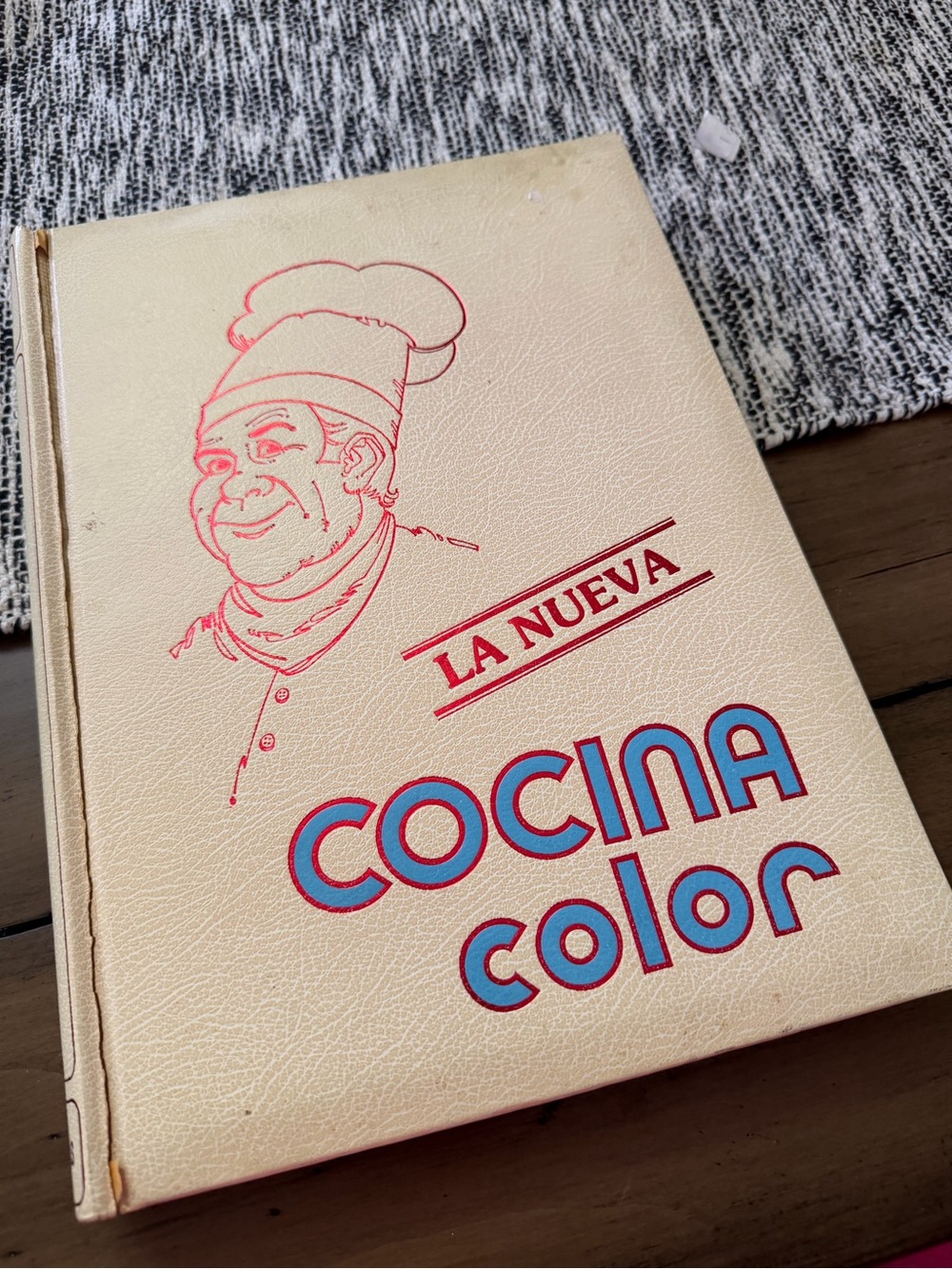 Vintage La Nuevo Cocina Color Ortells 1983 Hard Back 1983 Cookbook